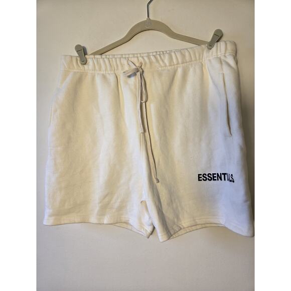 2021 FEAR OF GOD FOG ESSENTIALS SWEAT SHORTS CREAM OFF WHITE BUTTERCREAM SIZE L